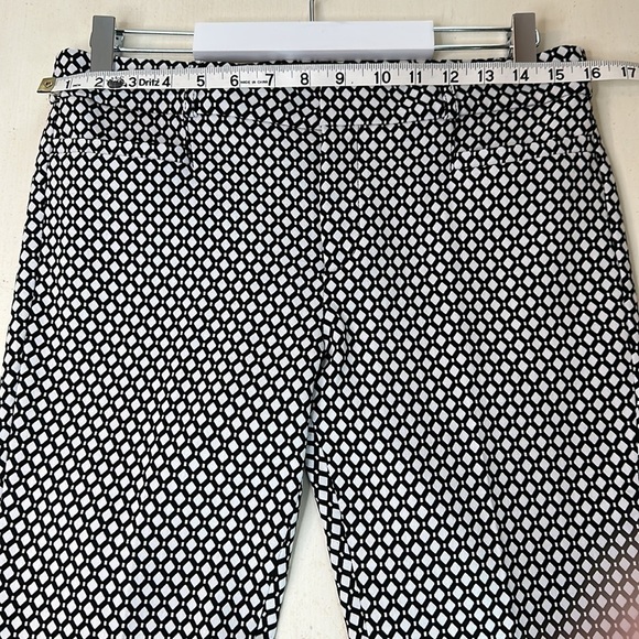 Banana Republic Factory Black and White Diamond Print Sloan Crop Pant Size 4P - Picture 11 of 13